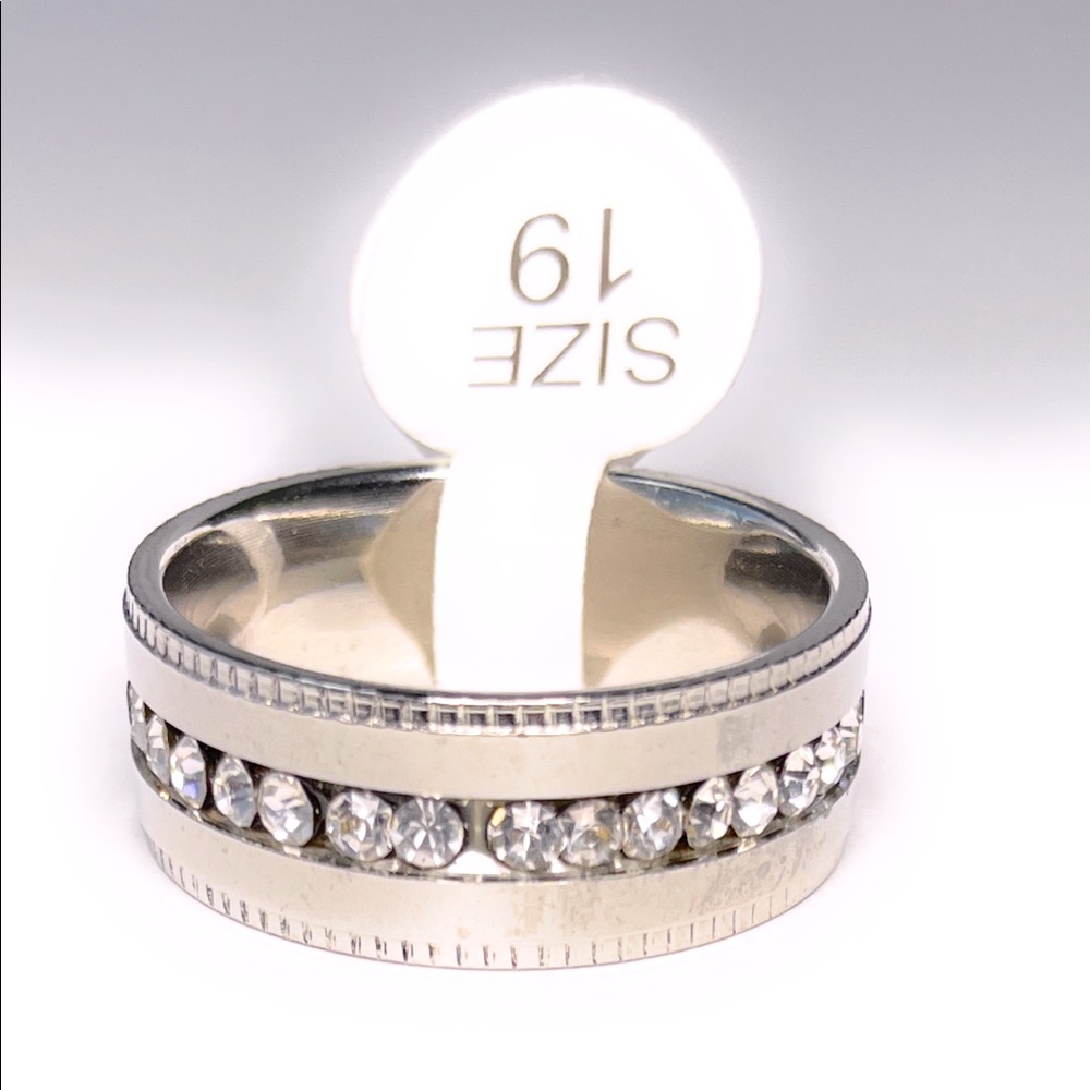 NEW Fashion Jewelry Ring- Size 19